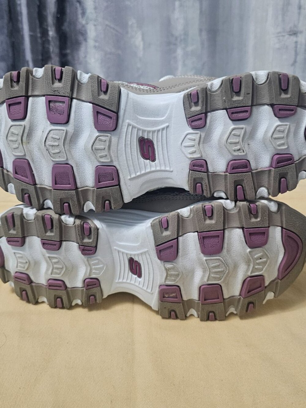 Skechers D'Lites Gray Purple White Women's Daily Wear Athletic Sneakers Size 6 - Picture 6 of 7
